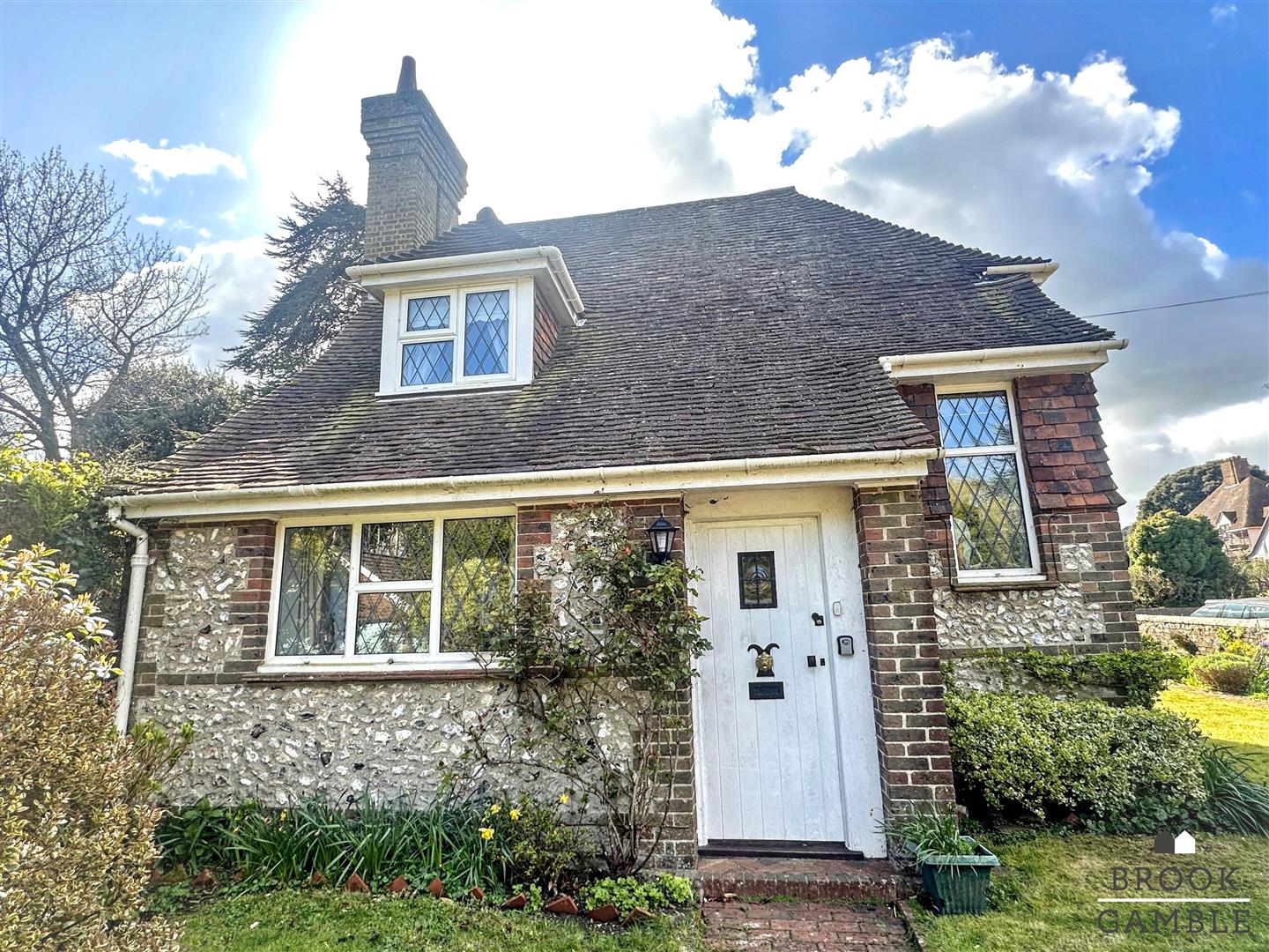 2 Bedroom House. Church Street in Eastbourne,  35